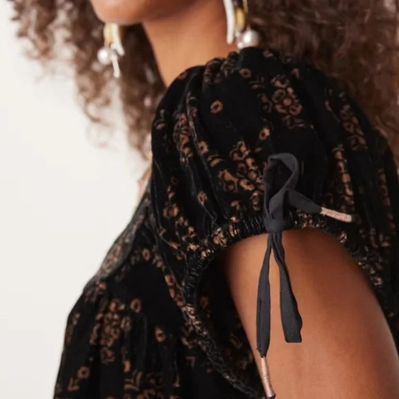 FREE PEOPLE SUMMER CAMP BLACK  VELVET FLORAL DRESS MEDIUM - Picture 4 of 11